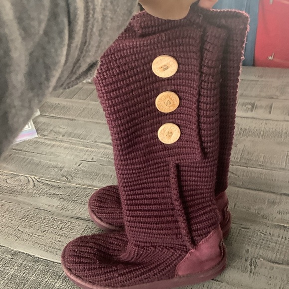 UGG Classic Cardy Knit Burgundy High Boots, Size 7, Preloved - Picture 5 of 9
